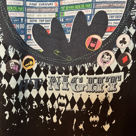 Batman the freaks come out at night graphic T-shirt - Picture 5 of 8